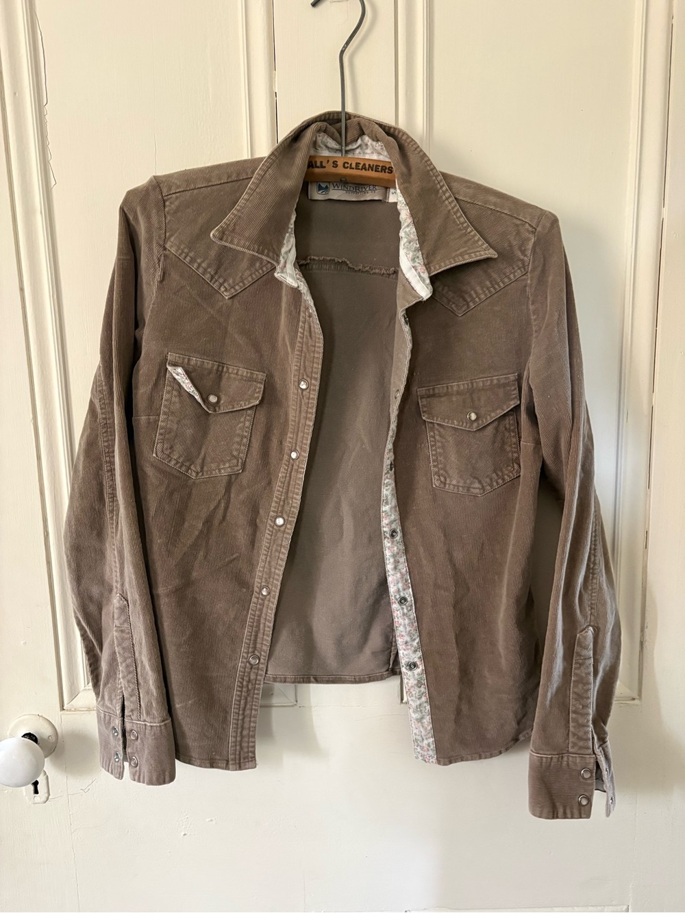 Women’s Corduroy Button-Up shirt in Brown